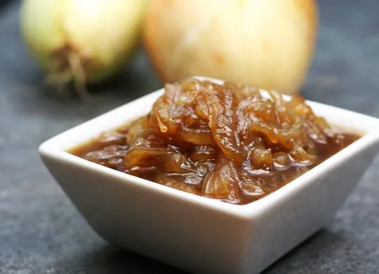 cebolla-caramelizada-con-azucar-moreno-1